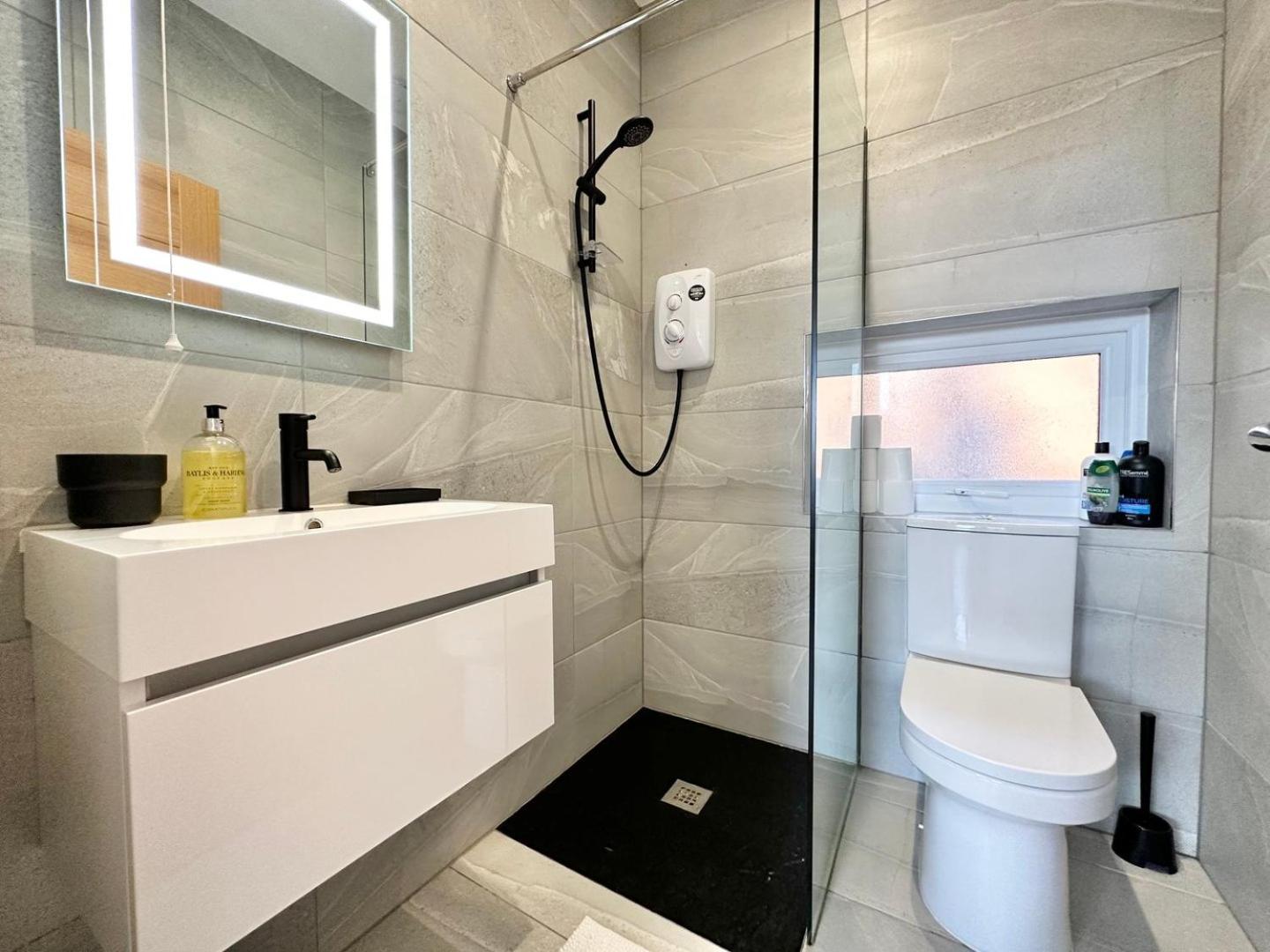Sleek Stylish 1 Bedroom Leeds City Apartment Экстерьер фото